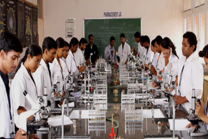 https://cache.careers360.mobi/media/colleges/social-media/media-gallery/26557/2019/10/21/Laboratory of Kadam College of Pharmacy Aurangabad_Laboratory.png